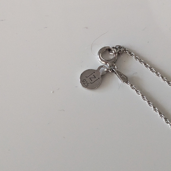 Hear Me Roar necklace - Picture 4 of 4